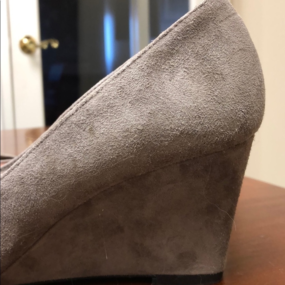 Kate Spade ♠️ light gray wedges sz 7 - Picture 7 of 7